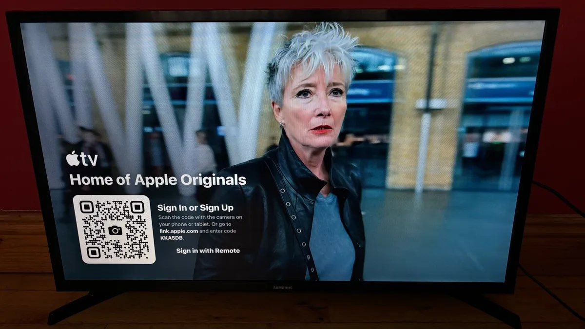 32” Samsung Smart TV - Image 2