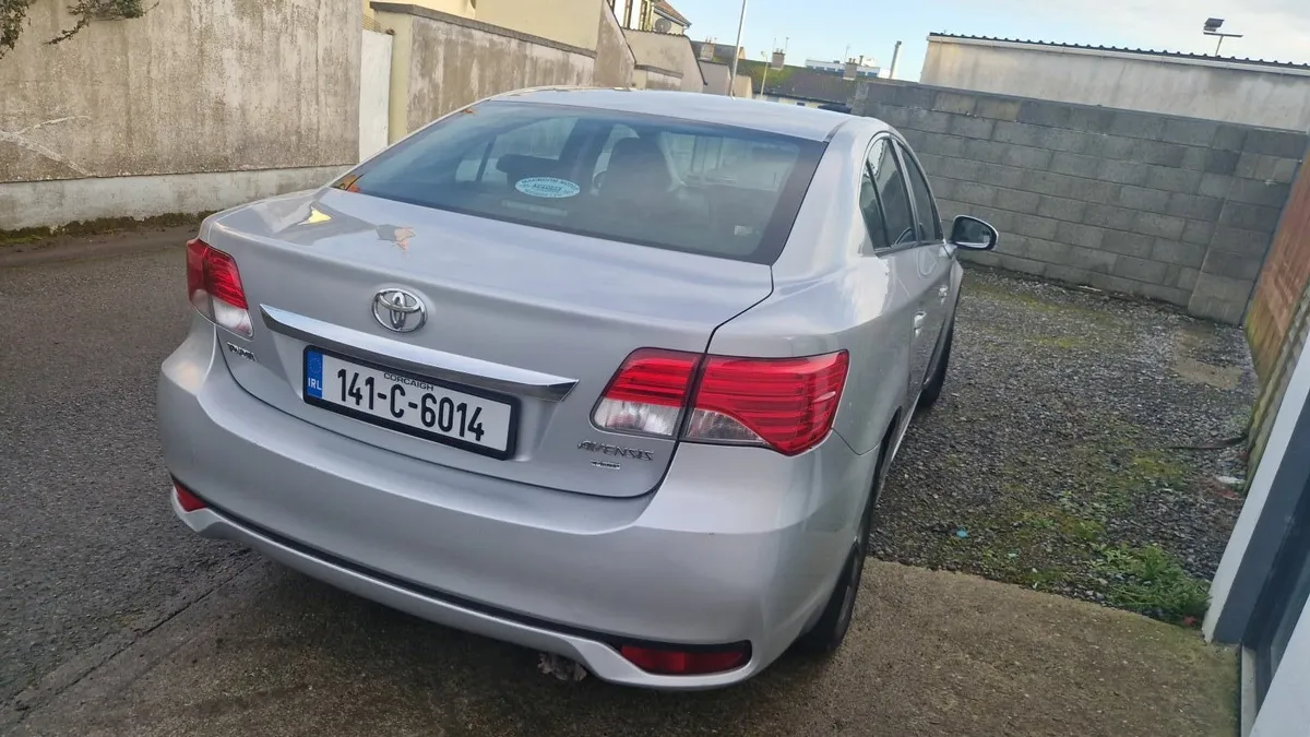 Toyota Avensis 2014 D4D-great condition - Image 2
