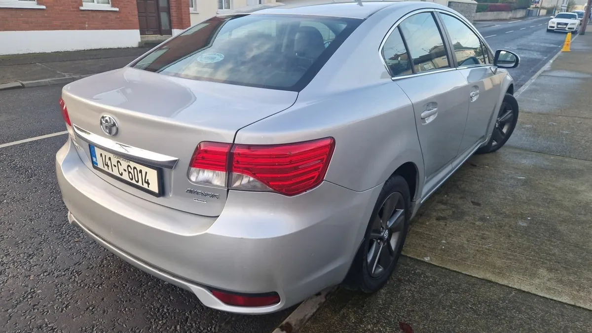 Toyota Avensis 2014 D4D-great condition - Image 3