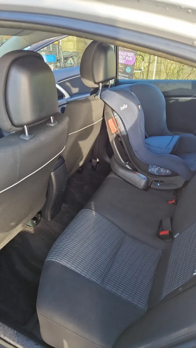 Toyota Avensis 2014 D4D-great condition - Image 4