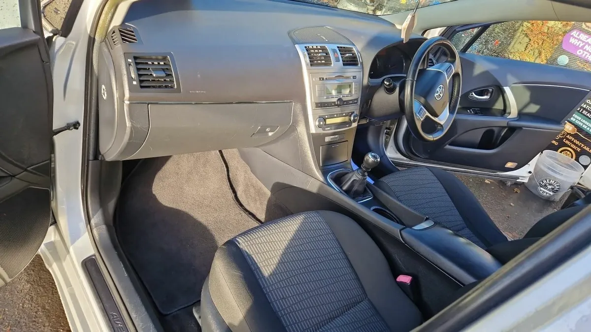 2014 Toyota Avensis 2.0 diesel Aura - Image 3