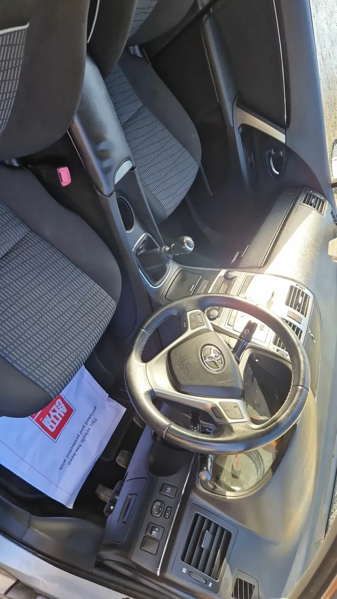 2014 Toyota Avensis 2.0 diesel Aura - Image 4
