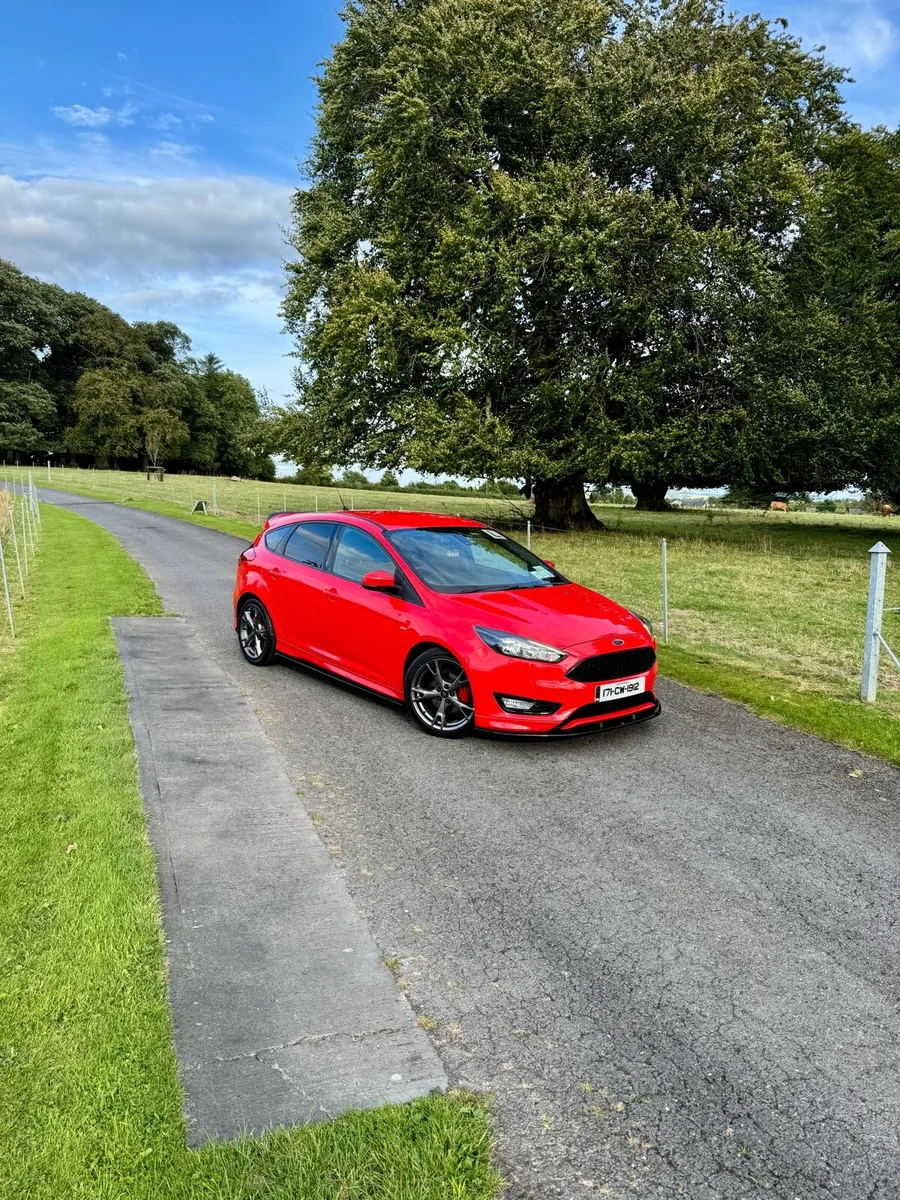 2017 Ford Focus ST Line - Image 1