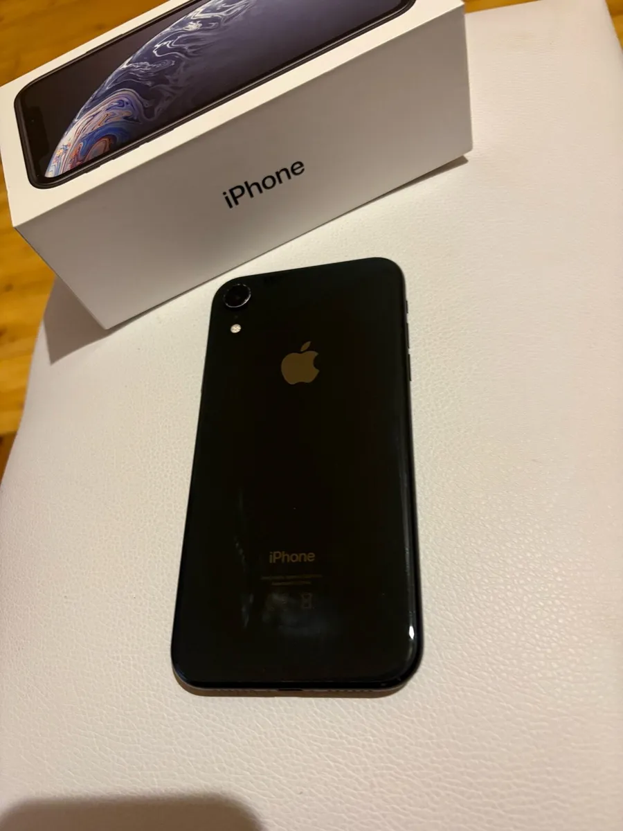 iPhone XR - Image 2