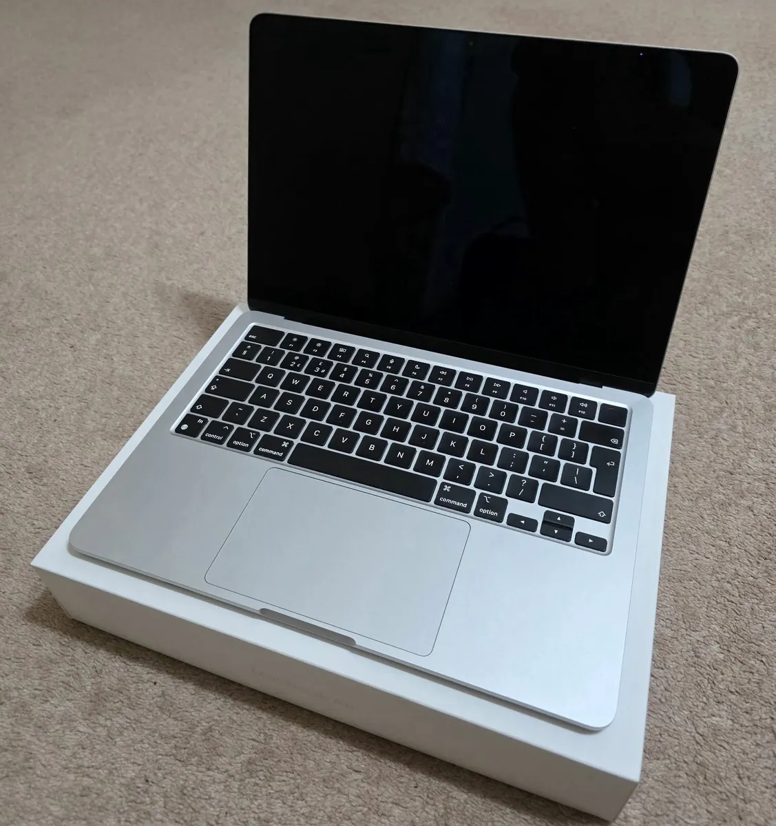 Macbook Air - M2 - Image 1