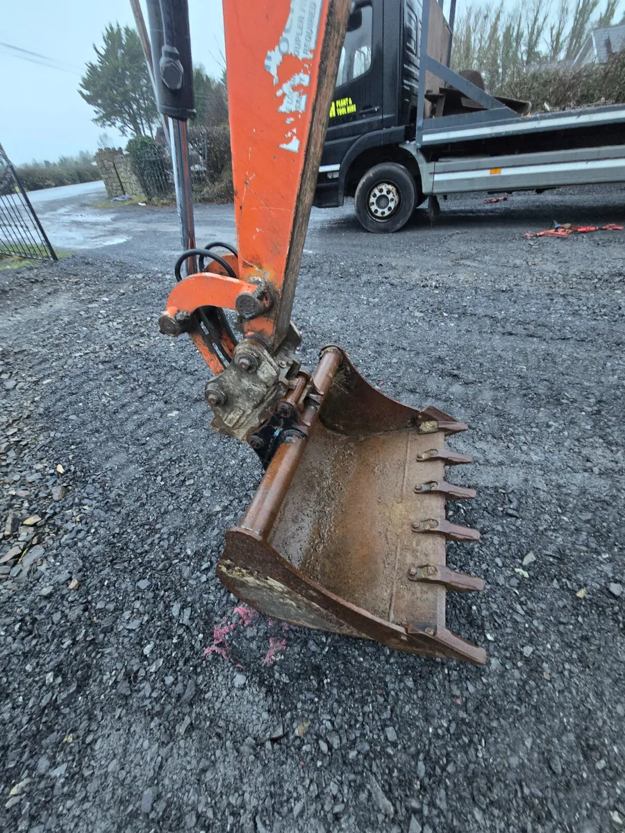 2019 Hitachi ZX26U-6 - Image 4