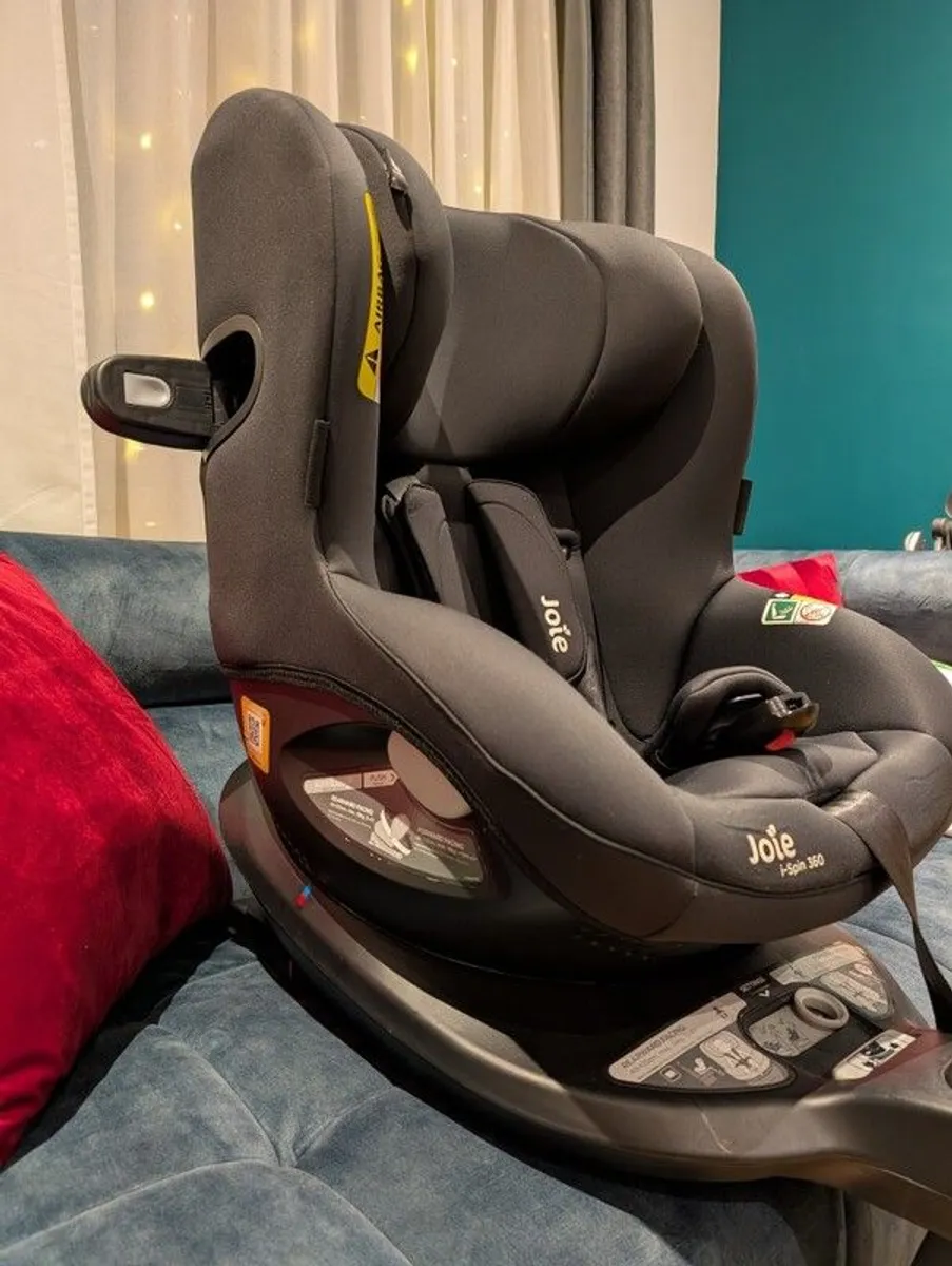 Joie i-Spin 360 Car Seat. Excellent Condition, Never in Accident - Image 1