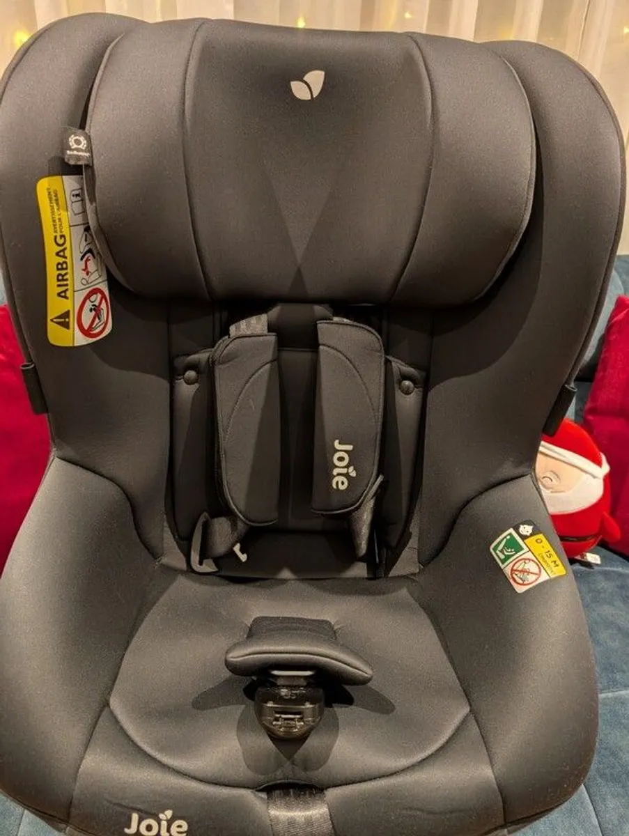 Joie i-Spin 360 Car Seat. Excellent Condition, Never in Accident - Image 3