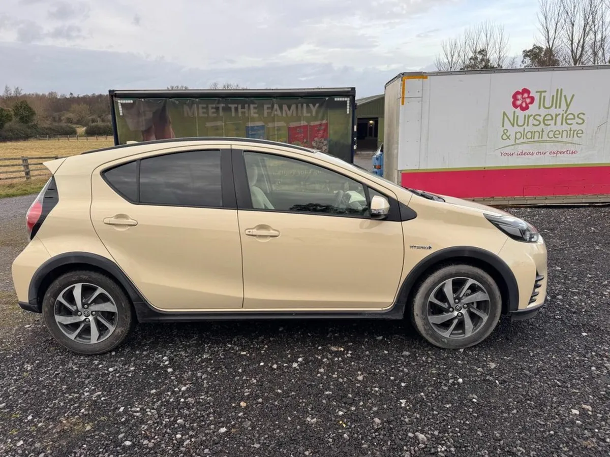 Toyota Aqua 2018 - Image 2