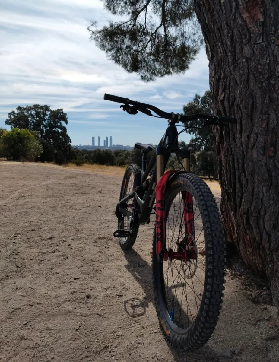 YT Capra Enduro 2024 - Image 1