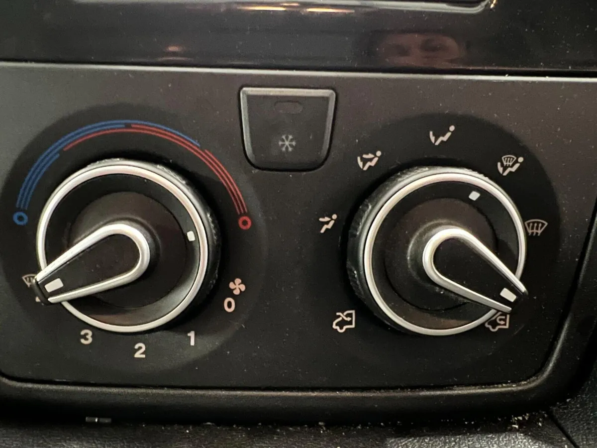 Citroen Relay 2.2 Extra High Roof Panel Van - Image 3