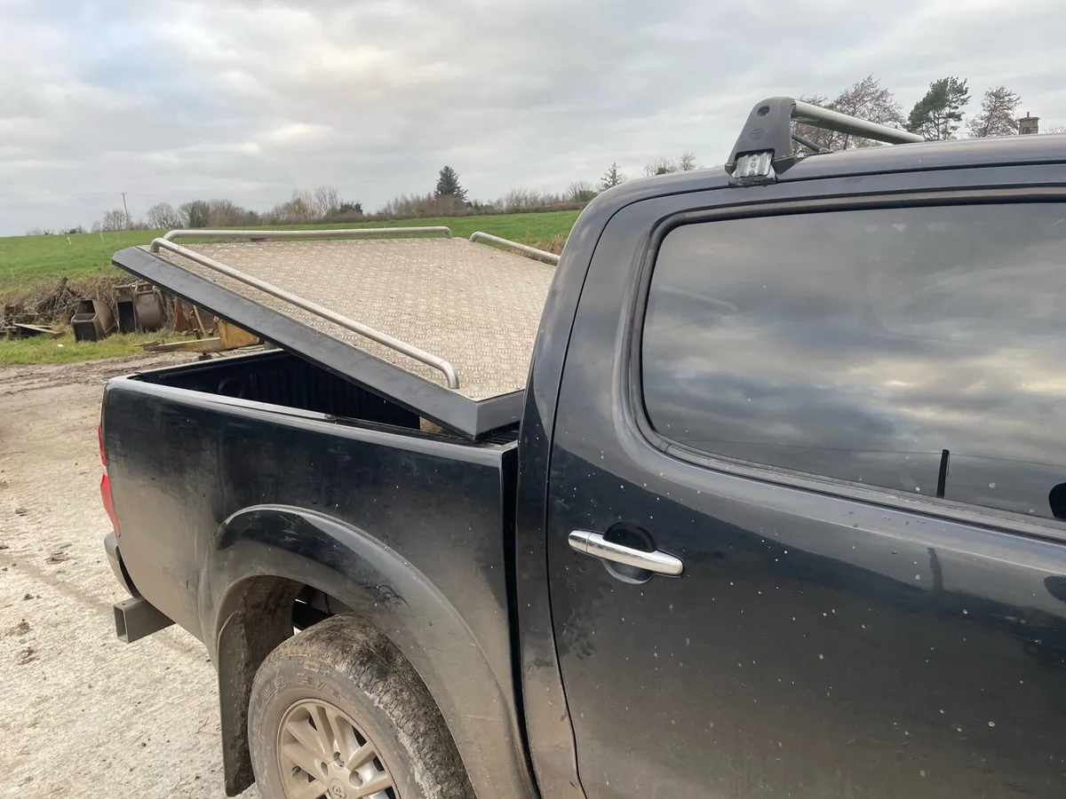 Hilux hardtop - Image 1