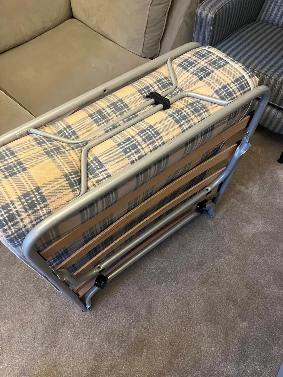Bed ( fold out bed) - Image 1
