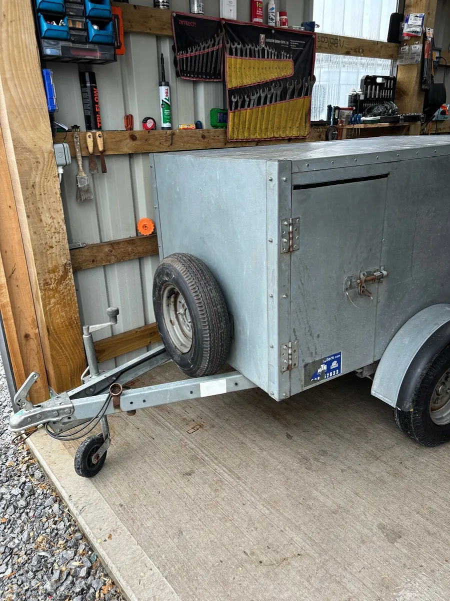 Dog Trailer - Image 1