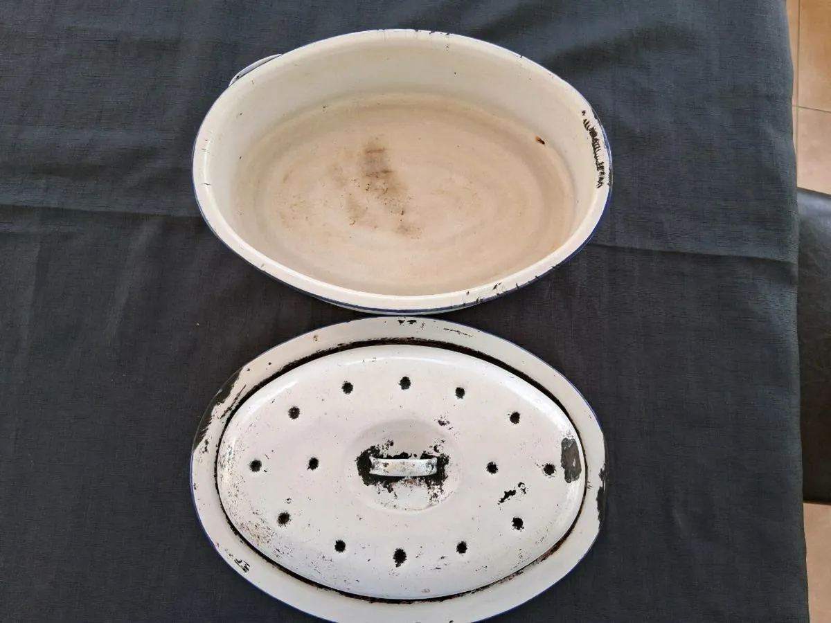 Enamel Oval Roaster - Image 2