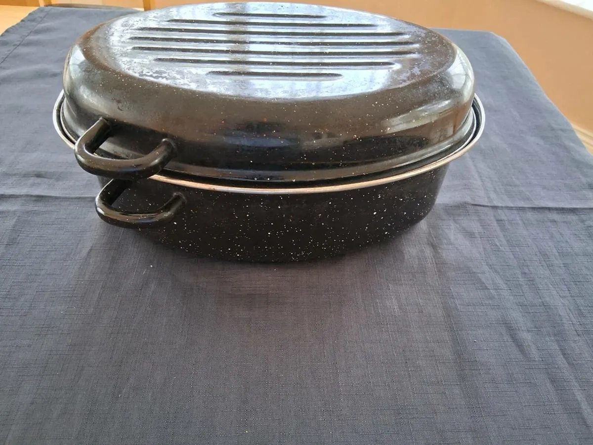 Large Enamel Oven Roaster - Image 2