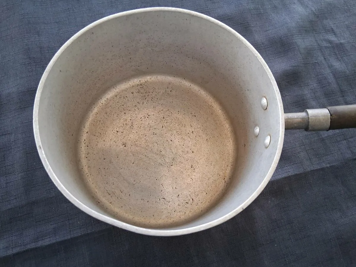 Old Type Saucepans - Image 3