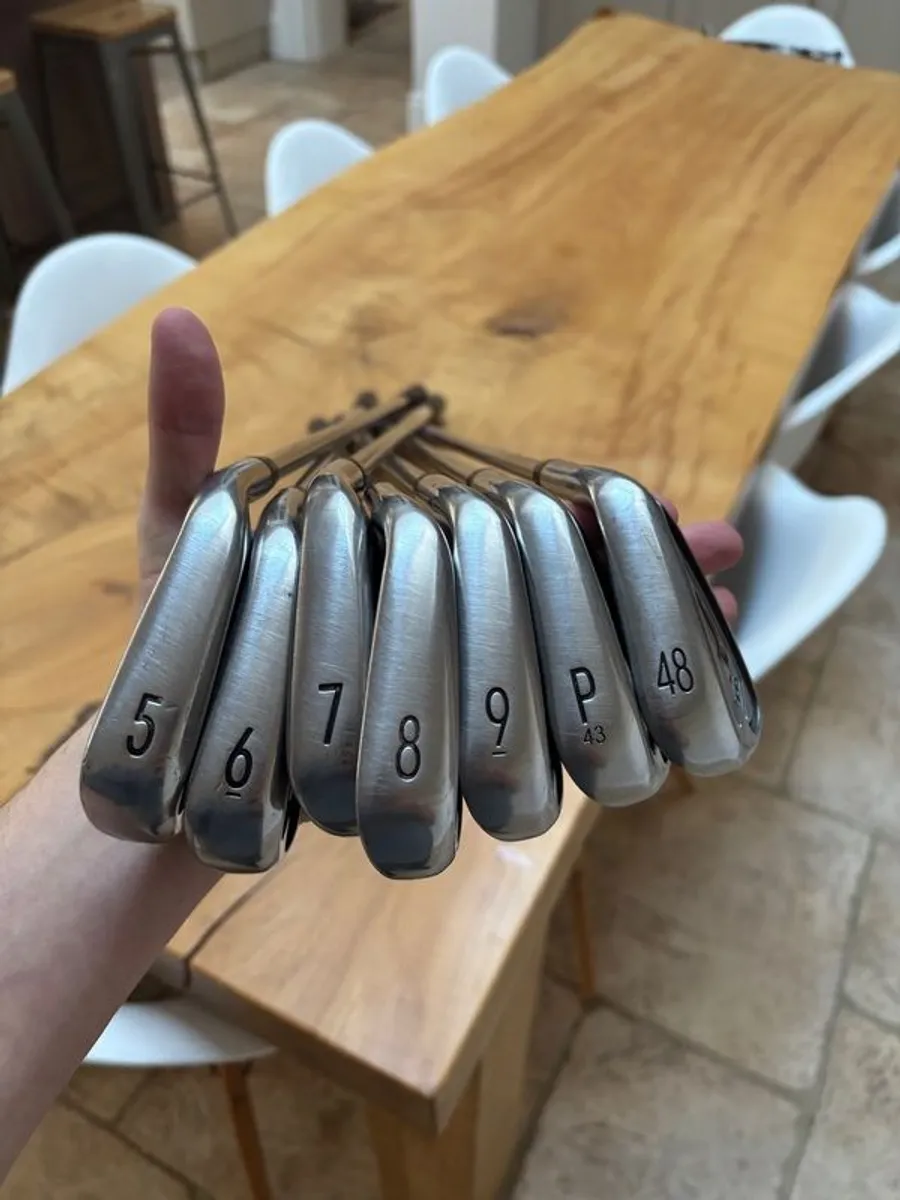 Titleist T300 Iron Set - Image 2