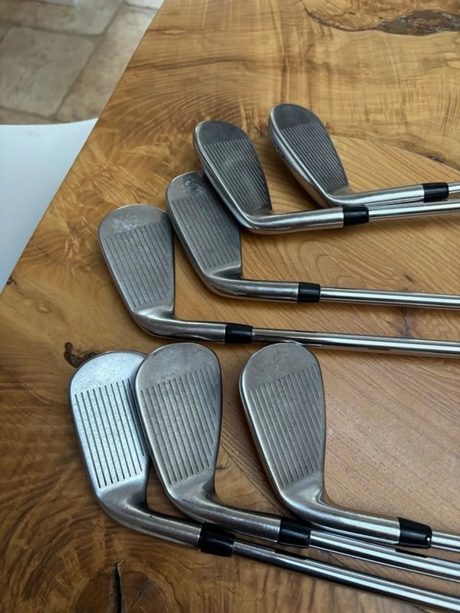 Titleist T300 Iron Set - Image 3