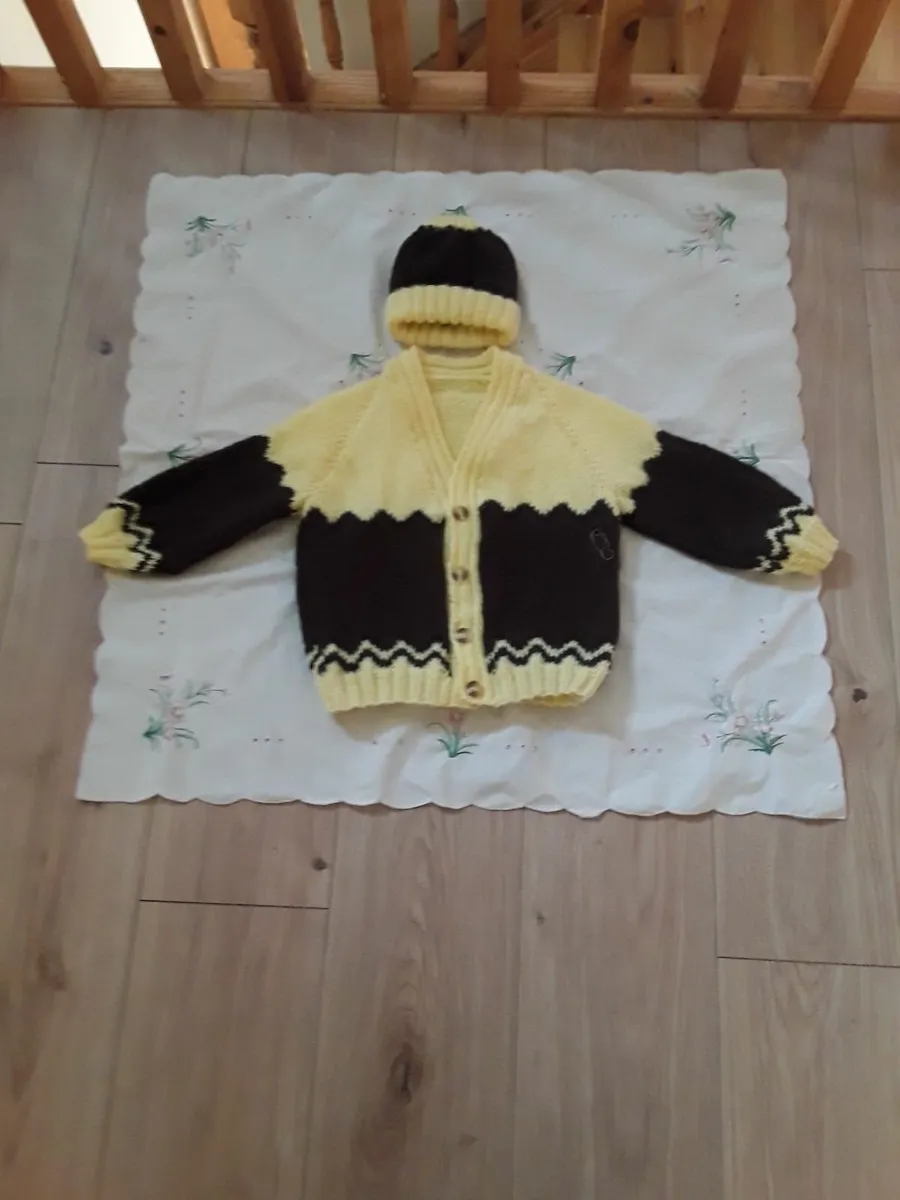Brand new hand knitted child's cardigan and hat - Image 2