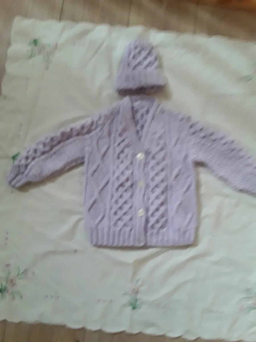 Brand new hand knitted child's cardigan and hat - Image 3