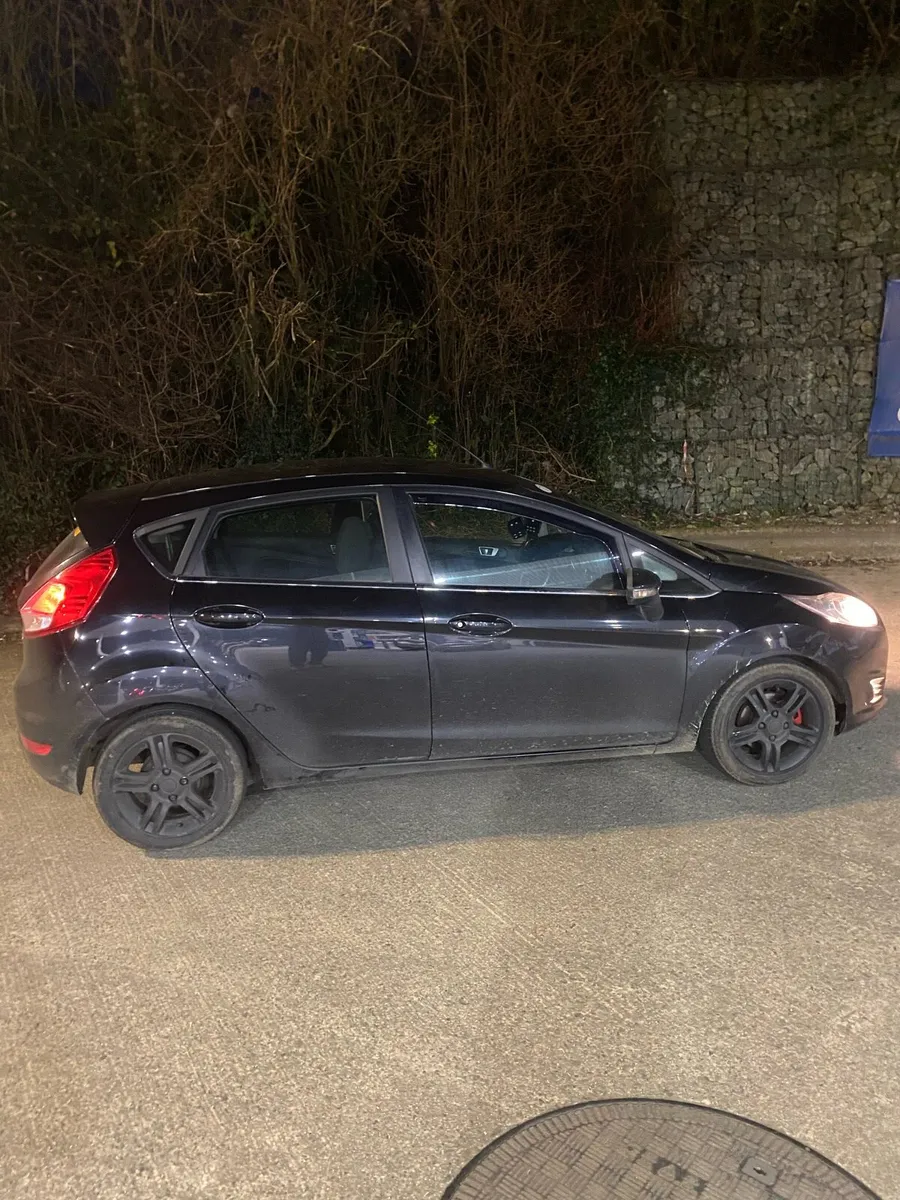 Ford fiesta 1.6L tdci 2013 *low mileage* - Image 4