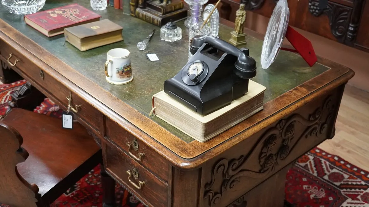 Vintage GEC Bakelite Desk Telephone - Image 1