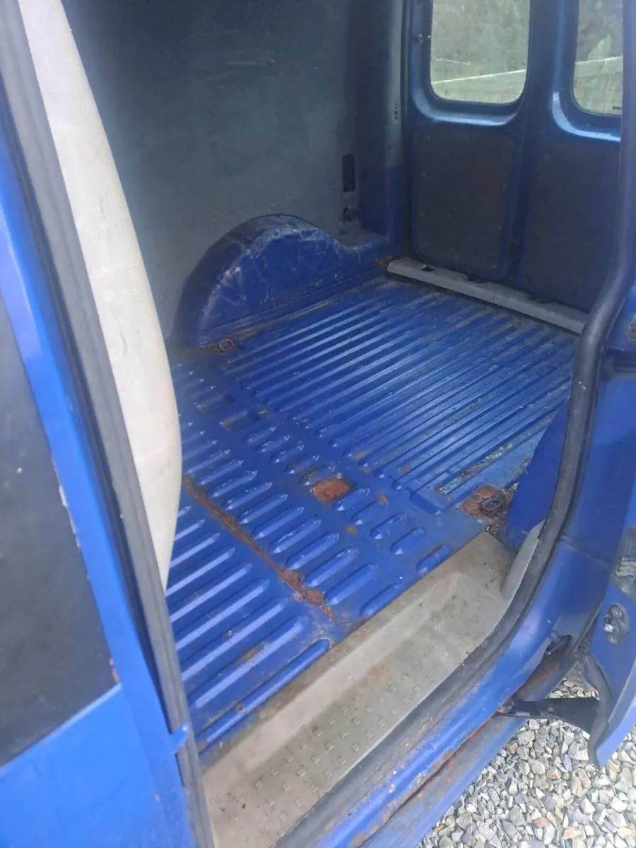 Vw Caddy 2006 - Image 2