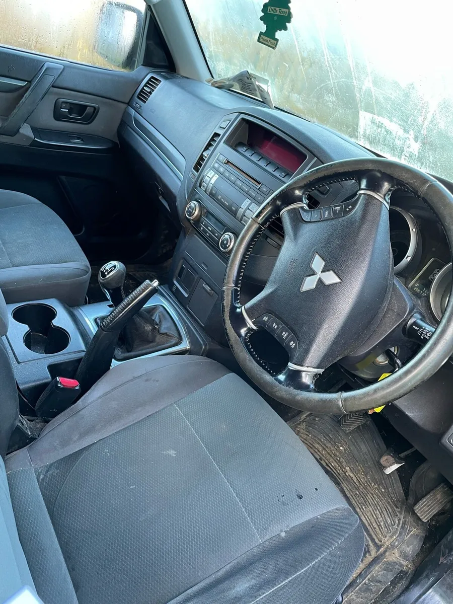 Mitsubishi Pajero 3.2 - Image 3