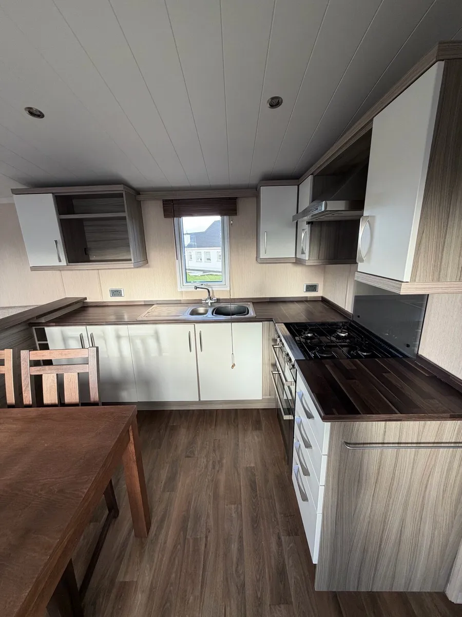 Swift Moselle 40 x 12’ 3 Bedroom - Image 3