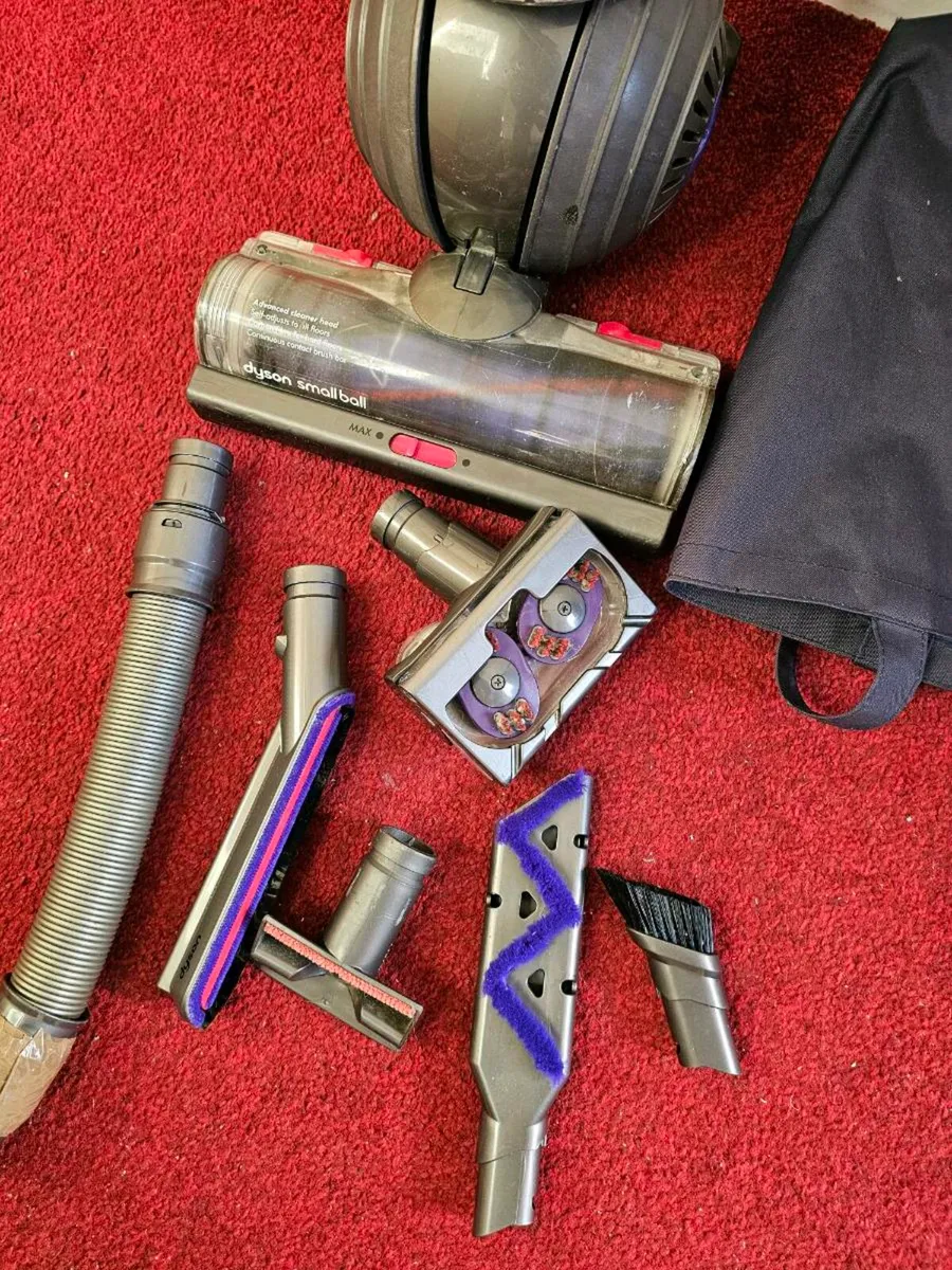 Dyson Hoover (Vacuum Cleaner) Used+Accessories. - Image 3