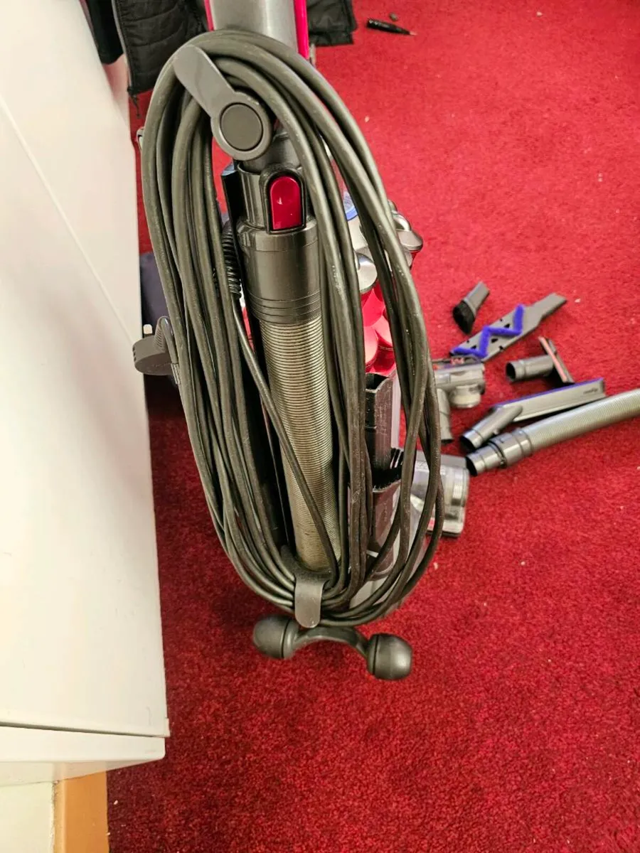 Dyson Hoover (Vacuum Cleaner) Used+Accessories. - Image 4
