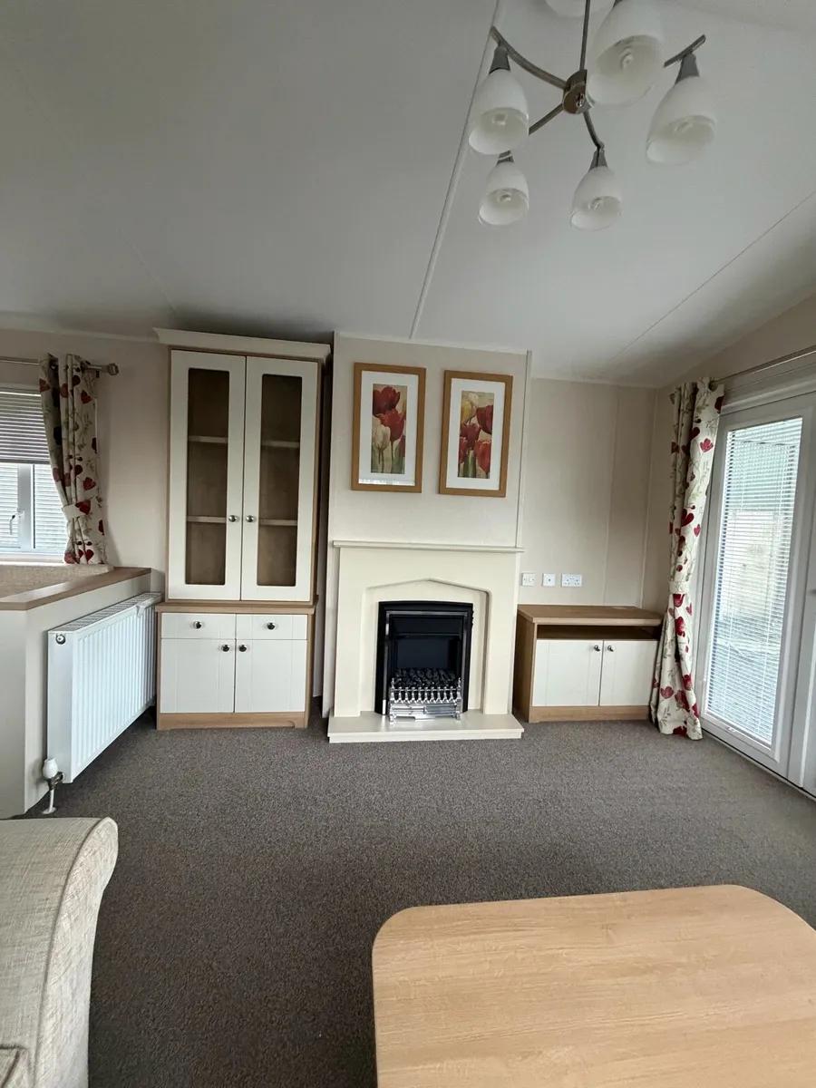 Willerby Lyndhurst 37 x 12.6 / 2 (Residential Pk) - Image 3