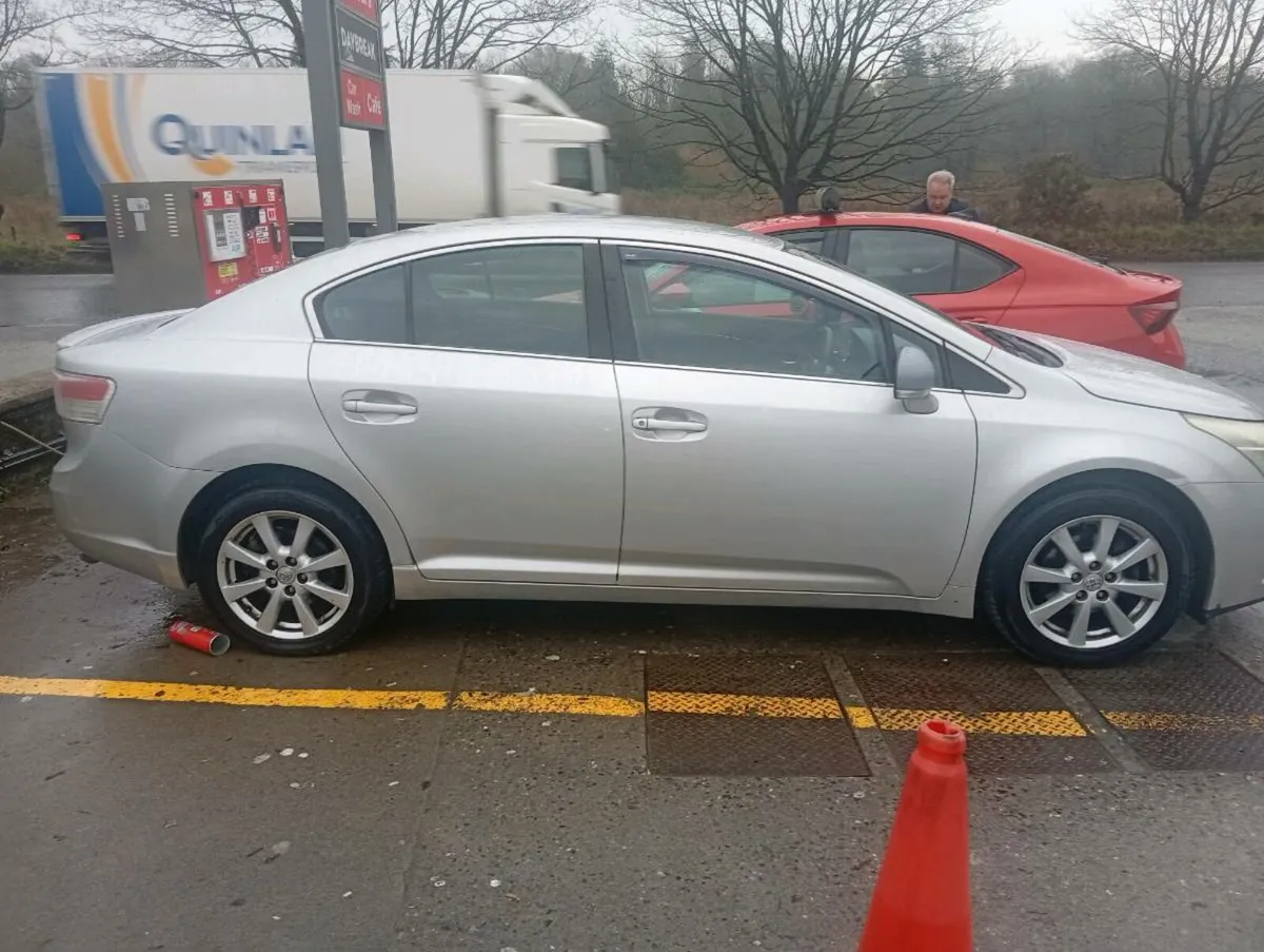 Toyota Avensis - Image 3