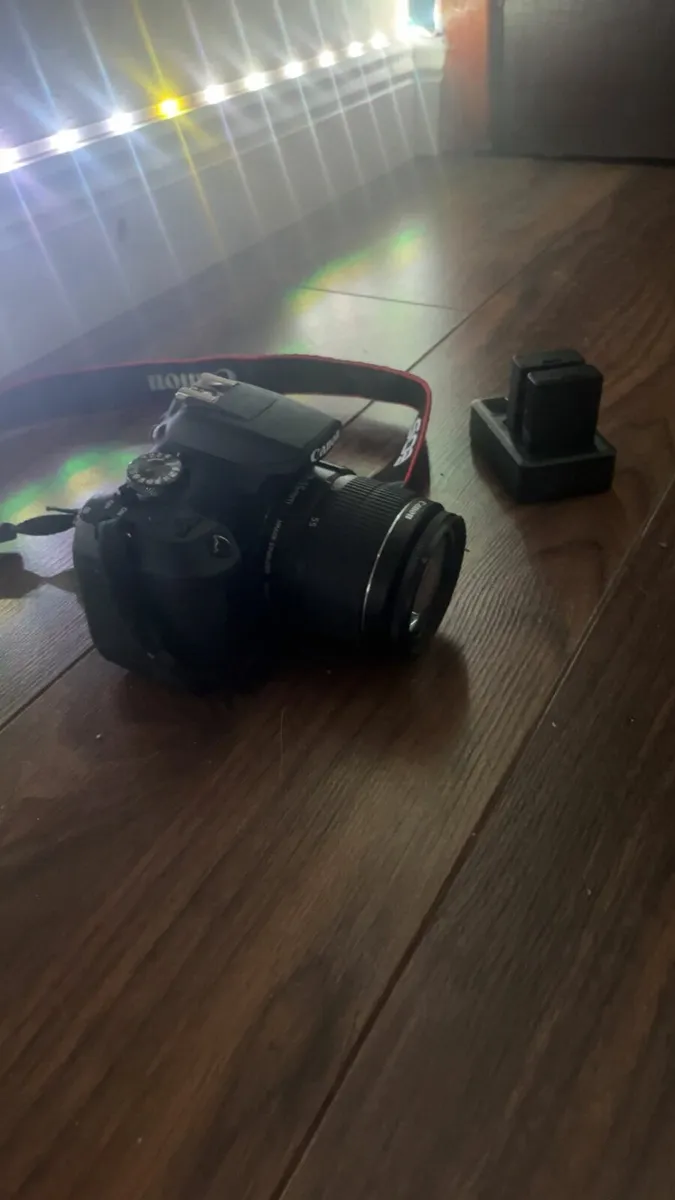 CANON EOS 2000D - Image 2