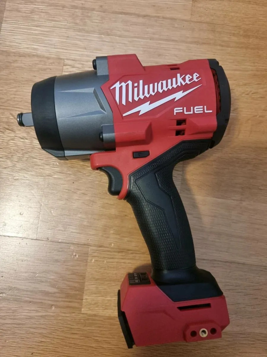 Milwaukee M18 Fuel Gen4 1/2' High Tourqe Wrench Bo - Image 1