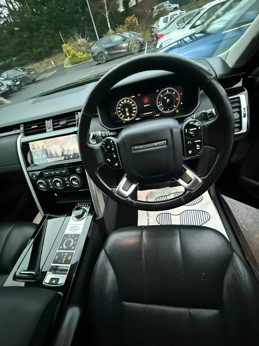 2019 Land Rover Discovery Crewcab 3.0 SDV6 HSE - Image 4