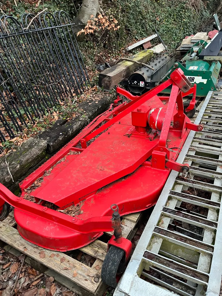 Finishing mower - Image 1