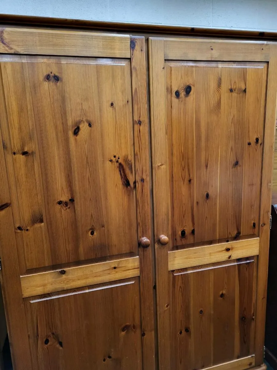 A good large pine wardrobe - Image 2