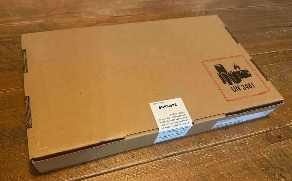 New Unopened Sealed box Samsung Galaxy Chromebook - Image 2