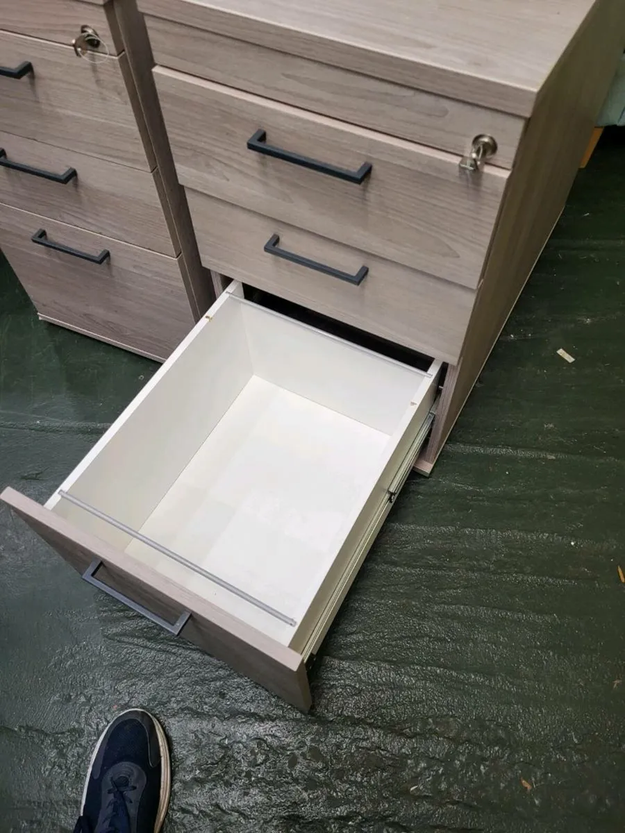 Matching office units finished in a grey and black - Image 3