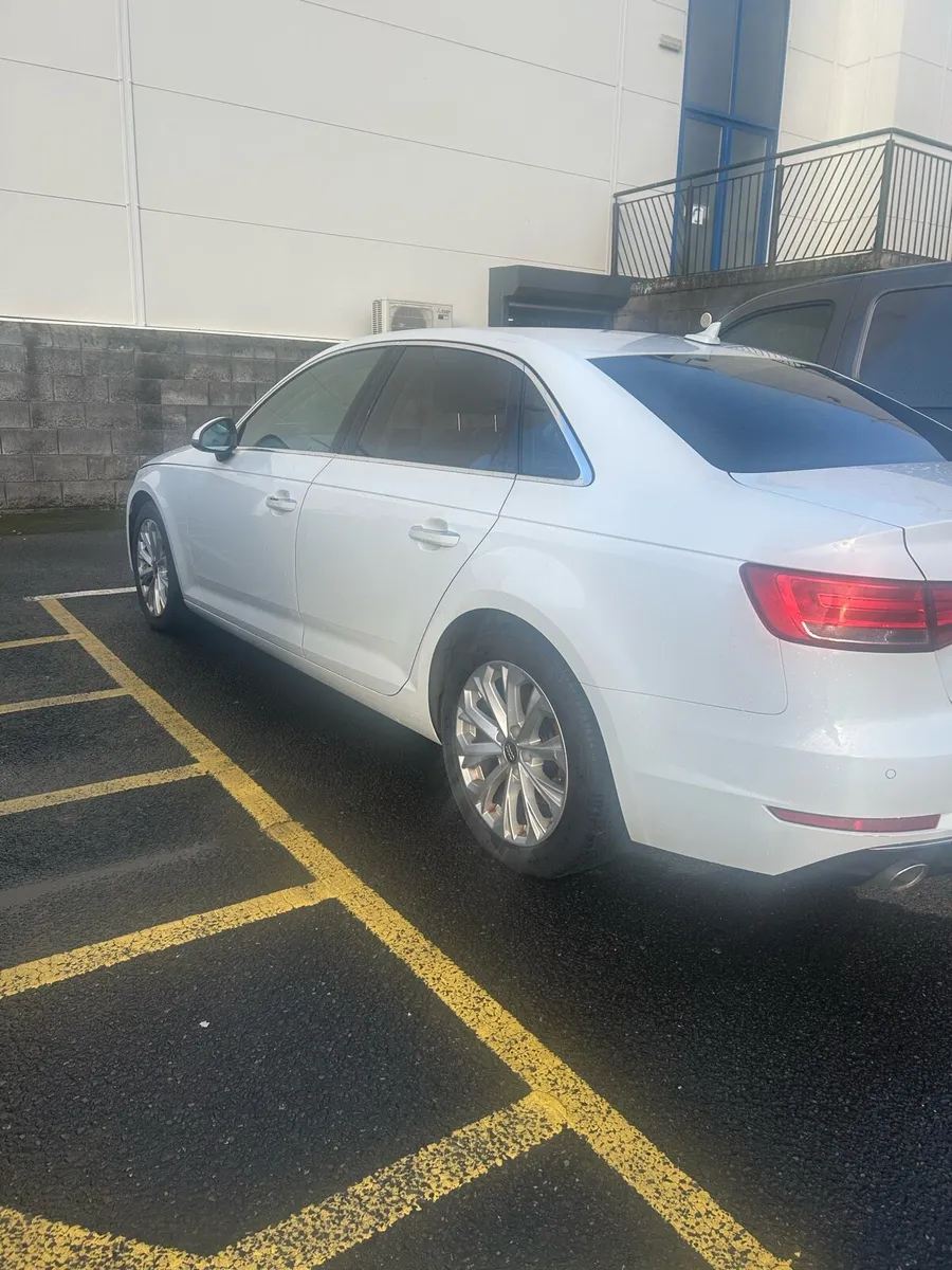 Audi A4 - Image 2