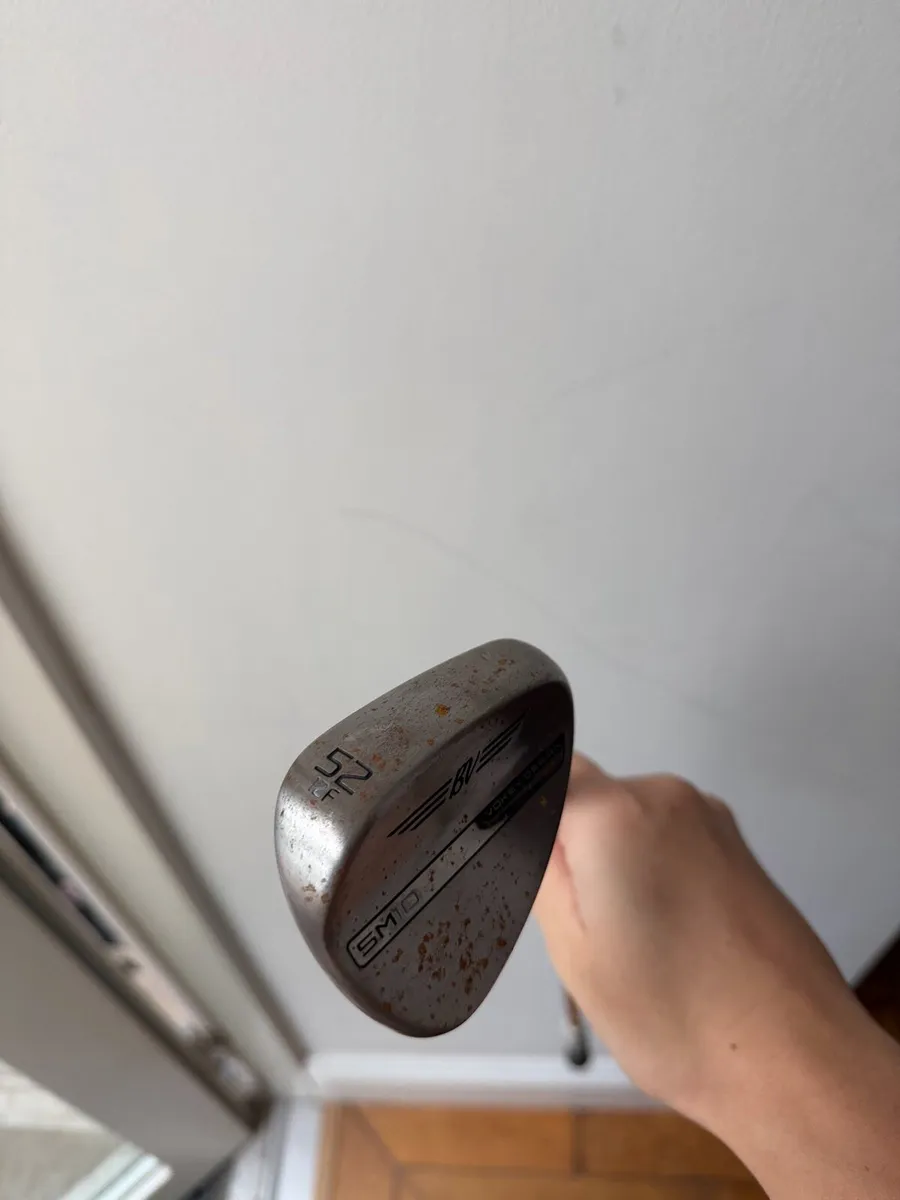 Titleist sm10 52’ wedge - Image 1
