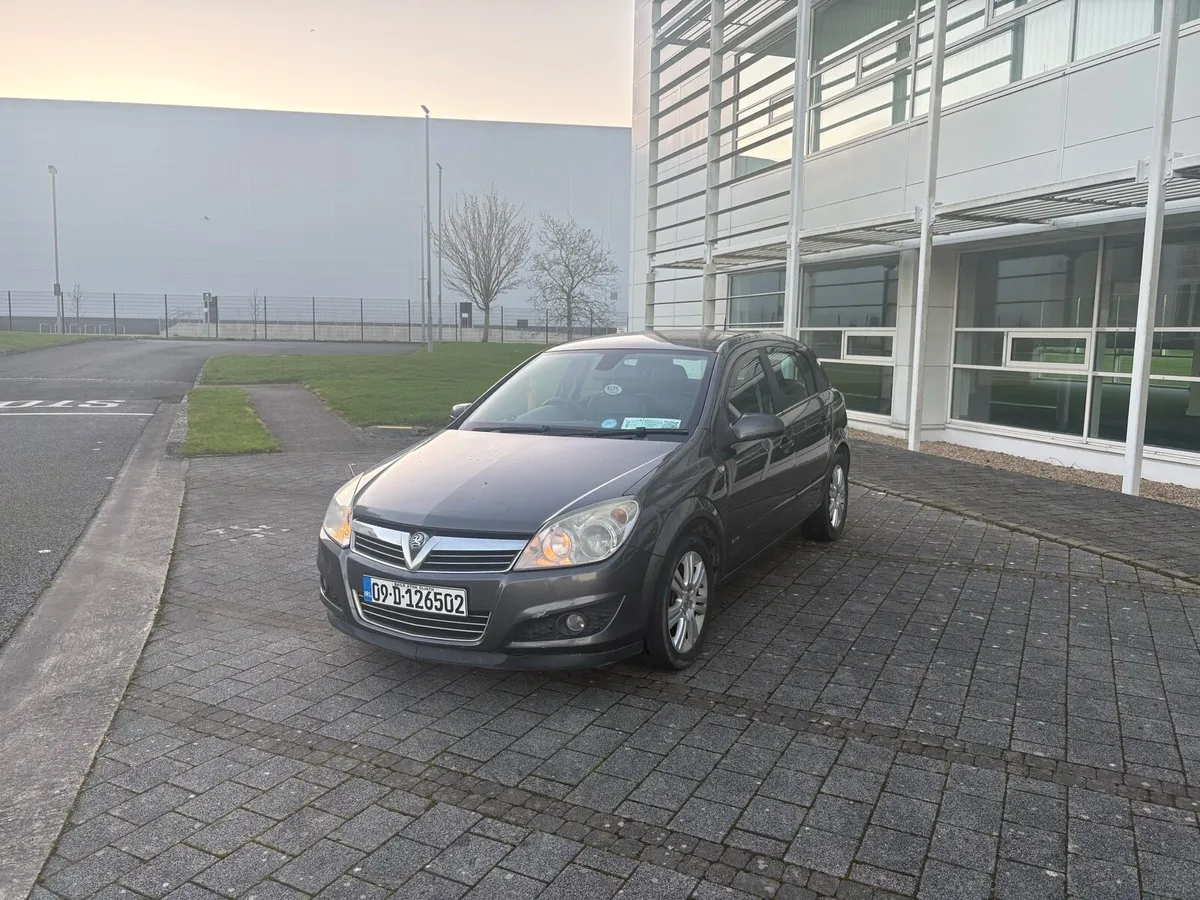 2009 Vauxhall Astra nct 05/26 tax 02/26 - Image 1