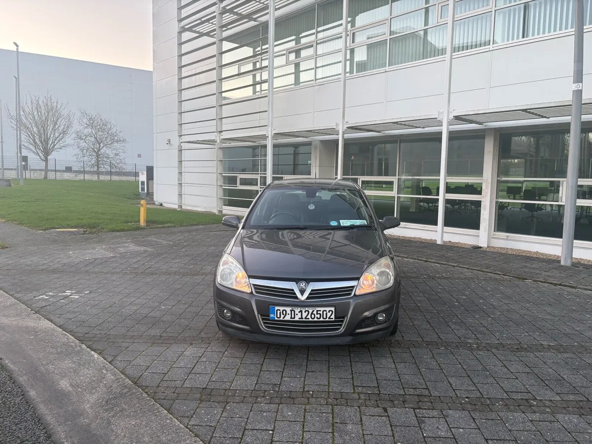 2009 Vauxhall Astra nct 05/26 tax 02/26 - Image 2