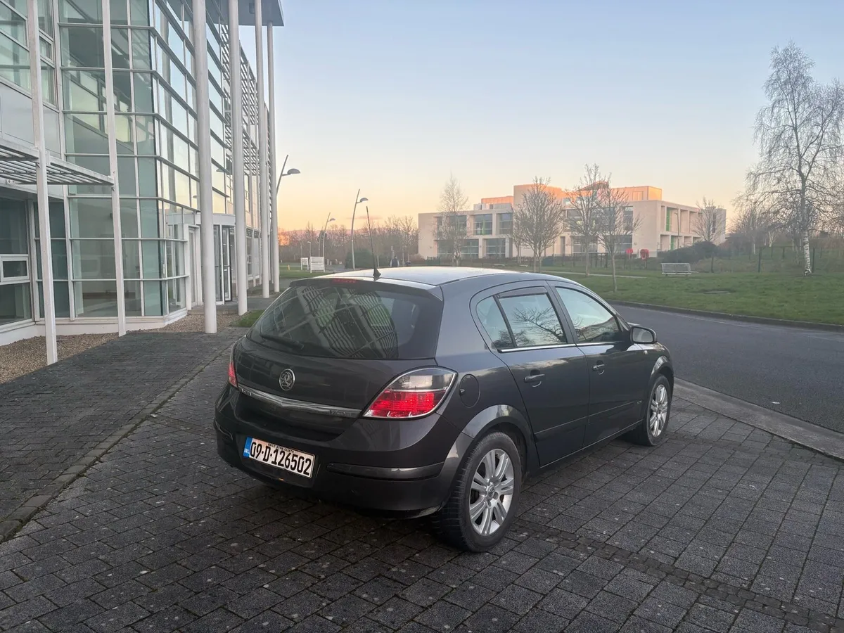 2009 Vauxhall Astra nct 05/26 tax 02/26 - Image 4