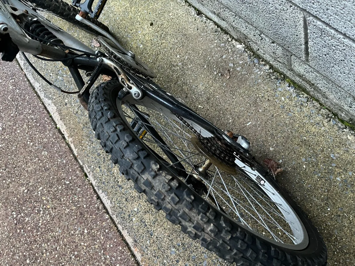 Broken bike - Image 4