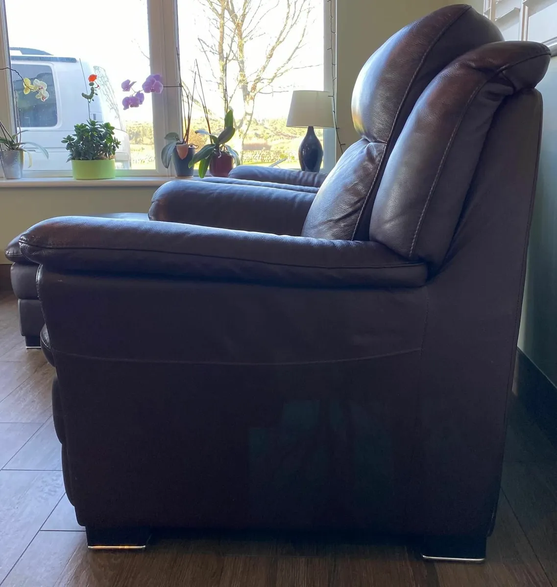 Armchairs and foot stool (Brown leather) - Image 4
