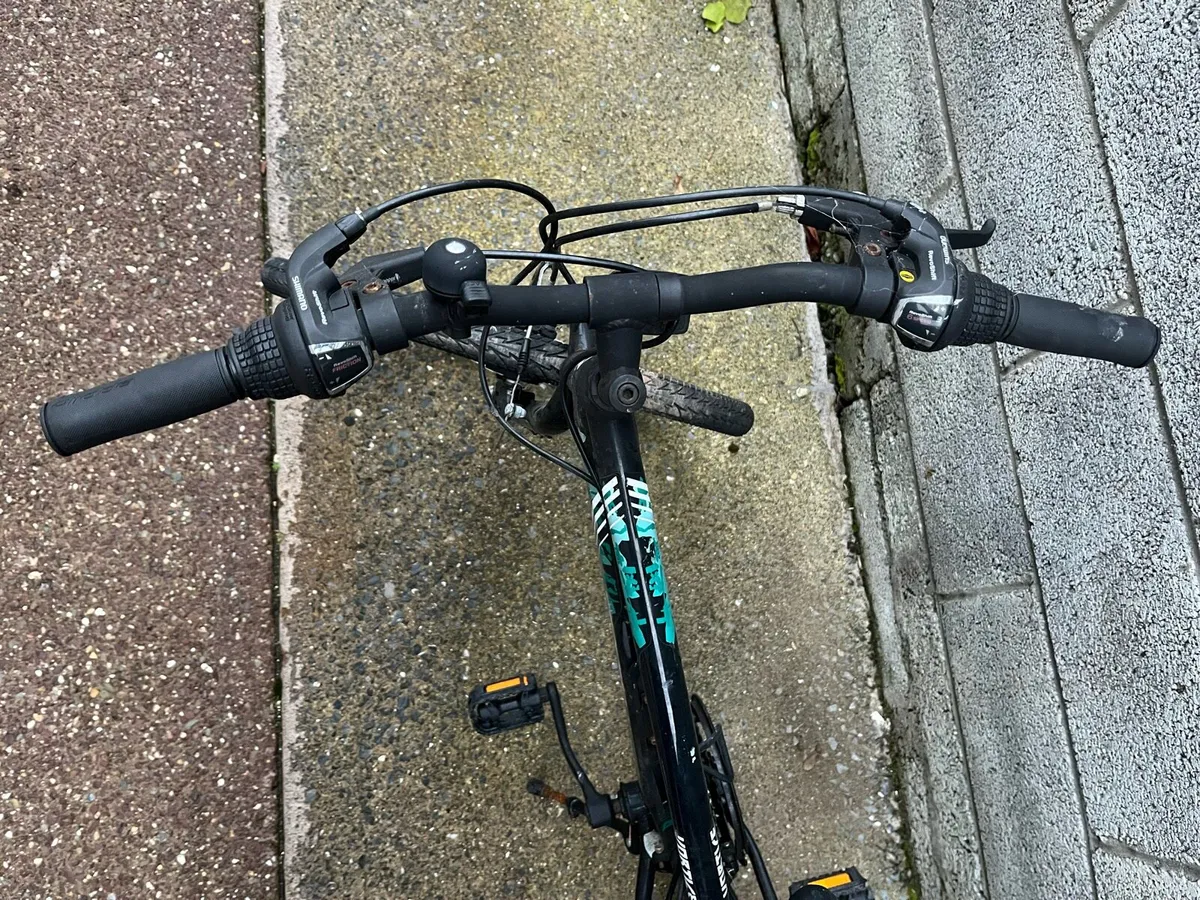 Broken kids bike - Image 2