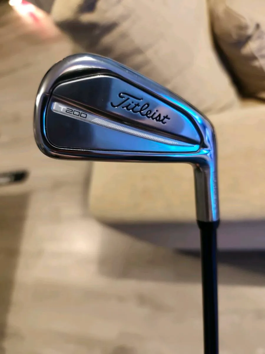 Titleist t200 2 iron - Image 1